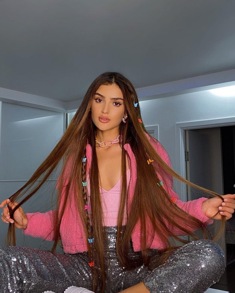 Дина Саева
