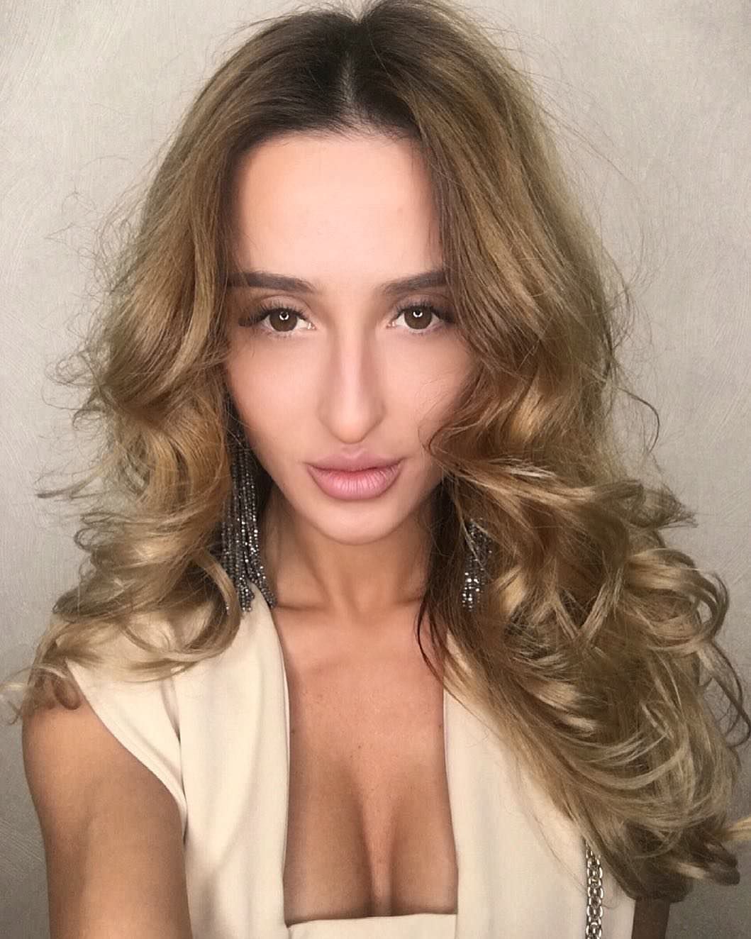 Тамара Турава фото в кофте