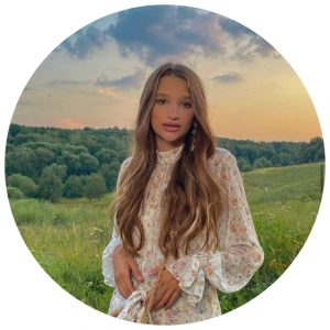 Лиза Анохина