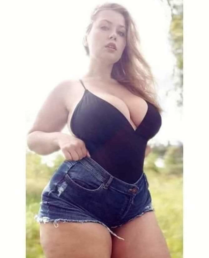 Светлана Каширова фото в коротких шортах