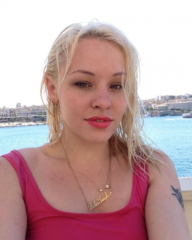 Лола Тейлор
