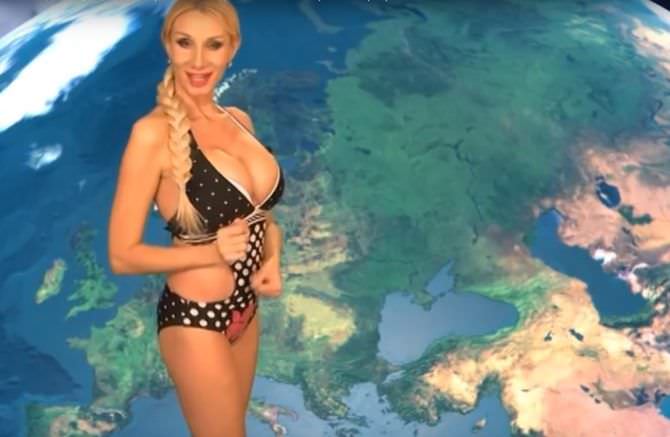 Лариса Сладкова кадр в купальнике