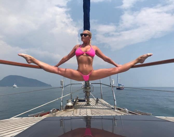 Анастасия Волочкова фотография на яхте