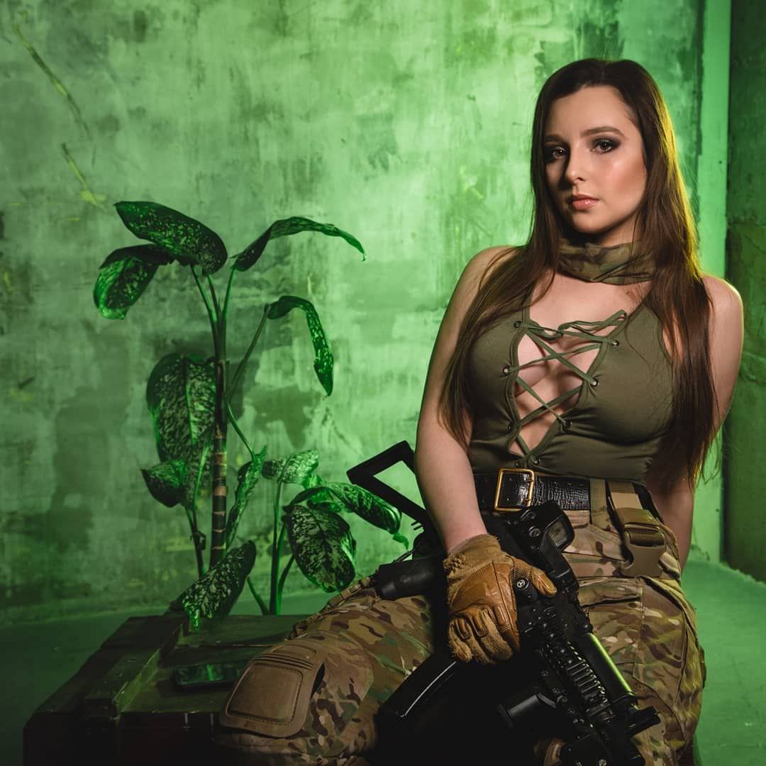 Елена Делигиоз на фотосессии