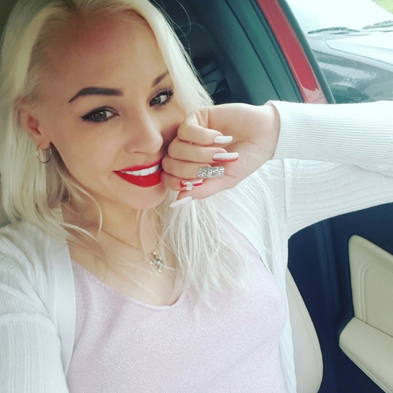 Лола Тейлор