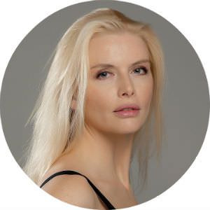 Анна Чурина
