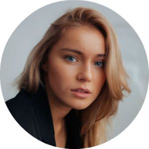 Арина Постникова