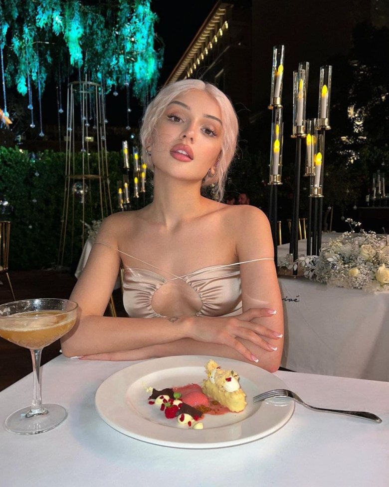 Дина Саева