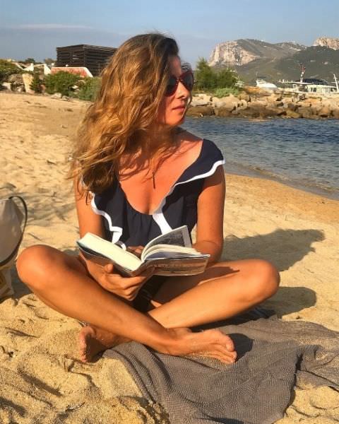 Жанна Бадоева фото с книгой